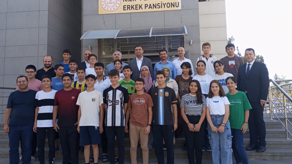  İl Milli Eğitim Müdürü Sayın Dr. Erdal Kılınç ve İlçe Milli Eğitim Müdürü Sayın Cengiz Gündeş Pansiyonumuzu Ziyaret Ederek Öğrencilerimizle Sohbet Etti.